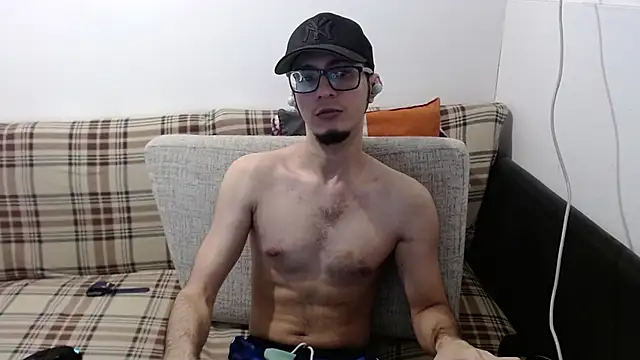Snapshot of cholitohermoso chatting on 07/01/26, 02:40 cholitohermoso online show from 07/01/26, 02:40