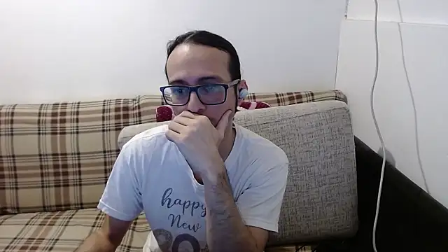 Snapshot of cholitohermoso chatting on 07/06/26, 03:03 cholitohermoso online show from 07/06/26, 03:03