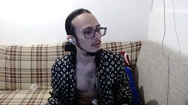 Snapshot of cholitohermoso chatting on 07/29/26, 02:37 cholitohermoso online show from 07/29/26, 02:37