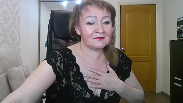 Victoria secrets  online show from 02/14/25, 12:25