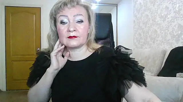 Victoria secrets  online show from 11/21/25, 04:11