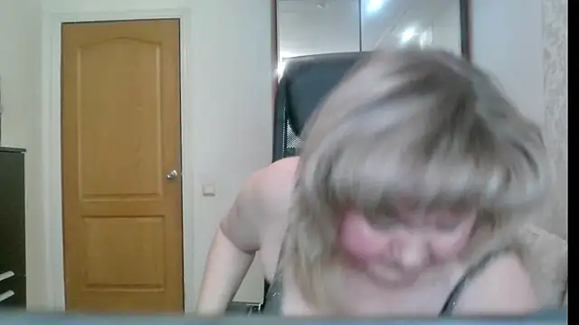 Snapshot of Victoria_secrets_ chatting on 04/30/26, 05:14 Victoria secrets online show from 04/30/26, 05:14