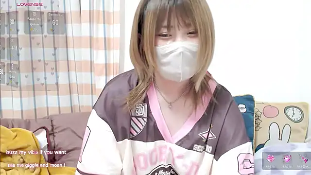 Snapshot of FUYU_rain chatting on 06/10/26, 01:17 FUYU rain online show from 06/10/26, 01:17