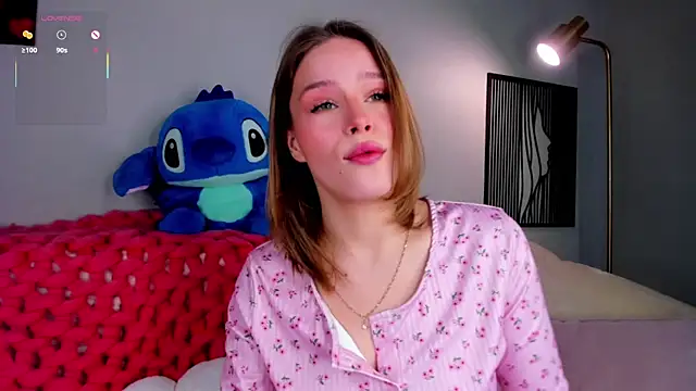 TaiteBayles online show from 10/13/25, 01:27