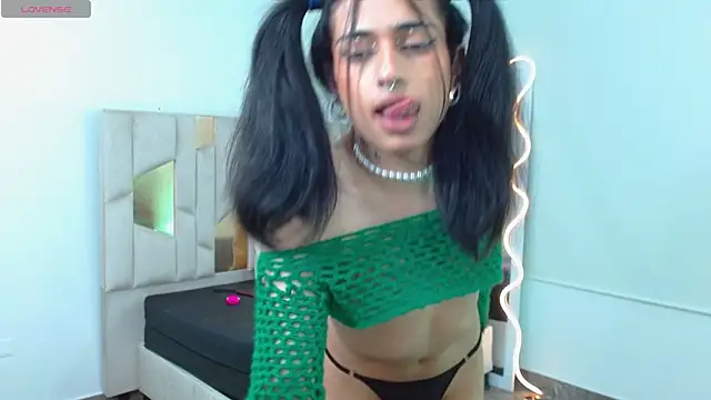 Snapshot of NATTROSE_TAY chatting on 02/23/25, 08:22 NATTROSE TAY online show from 02/23/25, 08:22