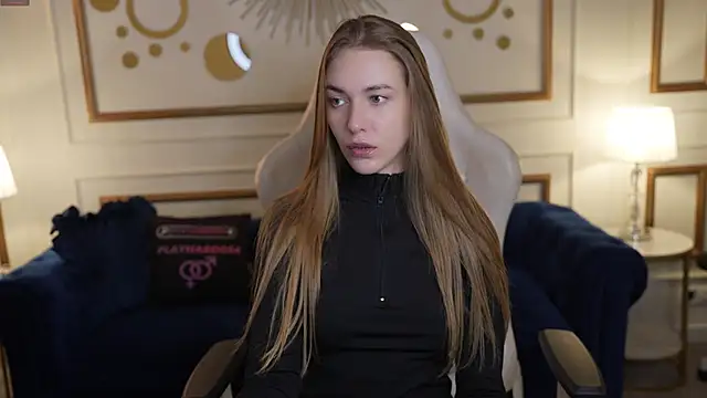 Layla Sweet  online show from 12/14/25, 07:29