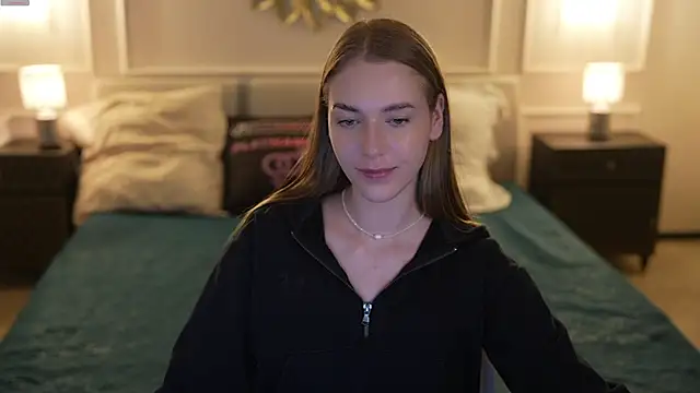 Layla Sweet  online show from 12/15/25, 05:17