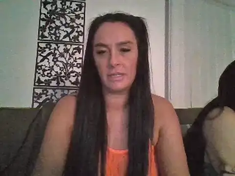 Snapshot of Layla_Gilf_Mae chatting on 02/25/25, 11:22 Layla Gilf Mae online show from 02/25/25, 11:22