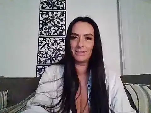 Snapshot of Layla_Gilf_Mae chatting on 03/14/25, 09:21 Layla Gilf Mae online show from 03/14/25, 09:21