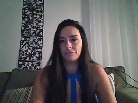 Snapshot of Layla_Gilf_Mae chatting on 03/21/25, 08:29 Layla Gilf Mae online show from 03/21/25, 08:29