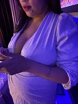 Snapshot of pihu_00777 chatting on 02/14/25, 07:12 pihu 00777 online show from 02/14/25, 07:12