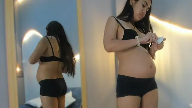 lucelly 15 online show from 12/15/25, 11:47