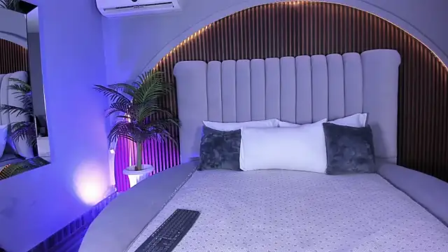 MelanieHillss online show from 01/09/26, 04:37