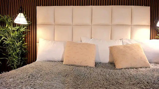 MelanieHillss online show from 03/05/26, 04:19