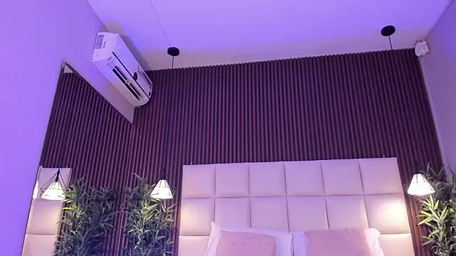 MelanieHillss online show from 03/26/26, 04:40