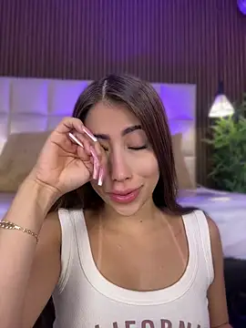 MelanieHillss online show from 07/17/26, 04:08