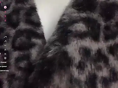 Snapshot of a-lian chatting on 03/05/25, 02:03 a-lian online show from 03/05/25, 02:03