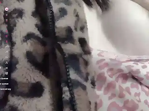 Snapshot of a-lian chatting on 03/08/25, 07:38 a-lian online show from 03/08/25, 07:38