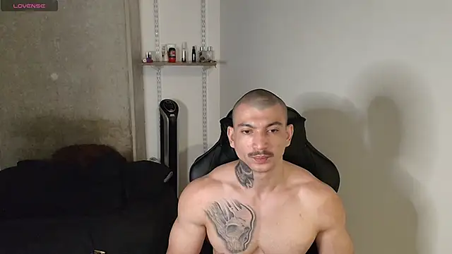 Snapshot of kevin_jef chatting on 03/22/25, 02:37 kevin jef online show from 03/22/25, 02:37