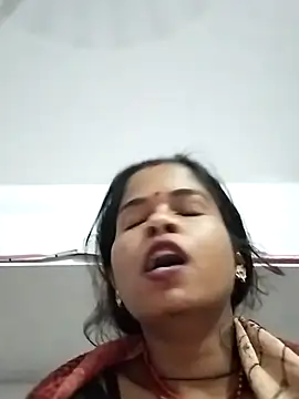 Snapshot of MEENA_ROY chatting on 02/13/25, 07:21 MEENA ROY online show from 02/13/25, 07:21