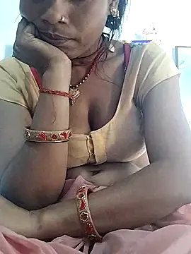 Snapshot of MEENA_ROY chatting on 03/04/25, 08:13 MEENA ROY online show from 03/04/25, 08:13