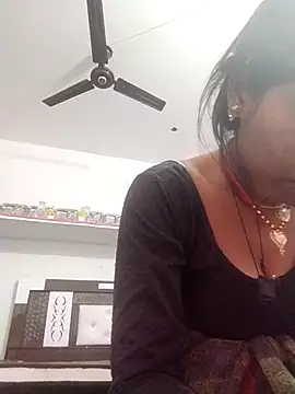 Snapshot of MEENA_ROY chatting on 03/06/25, 07:03 MEENA ROY online show from 03/06/25, 07:03