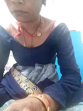 Snapshot of MEENA_ROY chatting on 03/08/25, 08:33 MEENA ROY online show from 03/08/25, 08:33