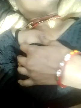 Snapshot of MEENA_ROY chatting on 03/22/25, 05:52 MEENA ROY online show from 03/22/25, 05:52