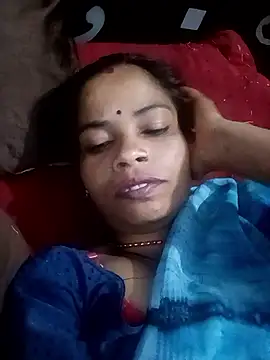 Snapshot of MEENA_ROY chatting on 04/08/26, 04:07 MEENA ROY online show from 04/08/26, 04:07