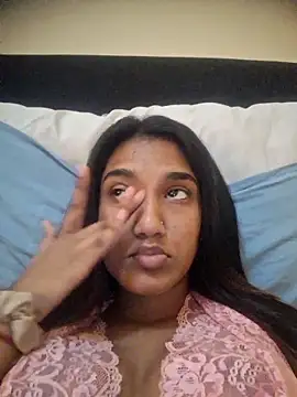 Snapshot of indianpink_lips chatting on 11/07/25, 11:10 indianpink lips online show from 11/07/25, 11:10