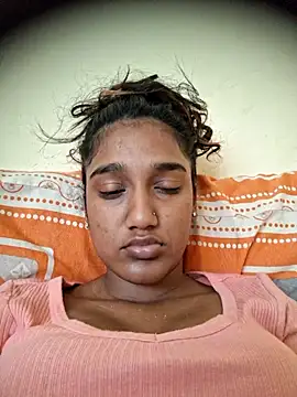 Snapshot of indianpink_lips chatting on 11/26/25, 10:05 indianpink lips online show from 11/26/25, 10:05