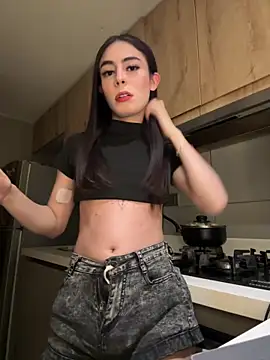 Snapshot of candycami19 chatting on 03/10/25, 08:37 candycami19 online show from 03/10/25, 08:37