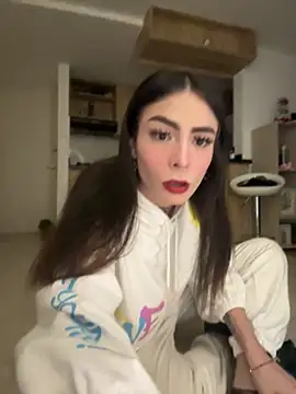 Snapshot of candycami19 chatting on 10/05/25, 05:28 candycami19 online show from 10/05/25, 05:28