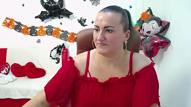 DianaMGG online show from 10/24/25, 06:48