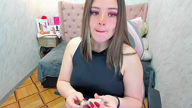 Lianngrace online show from 10/18/25, 12:39