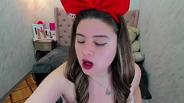 Lianngrace online show from 12/20/25, 02:24