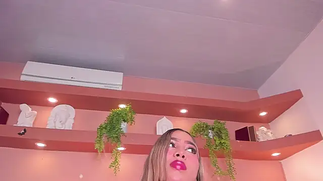 SofiaBennett  online show from 11/06/25, 12:17