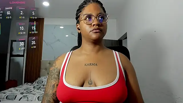 ZahraRose online show from 04/26/26, 01:47