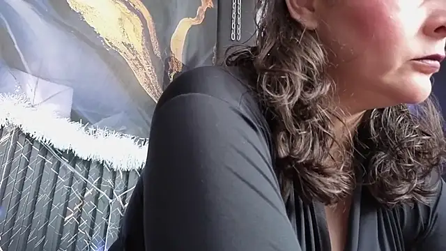 AmandaKovich online show from 12/15/25, 07:29