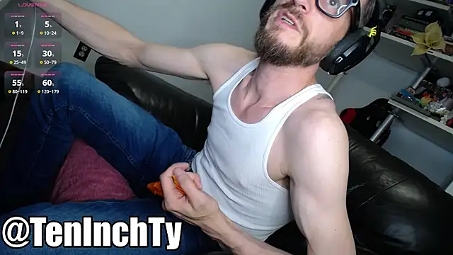 Snapshot of teninchty chatting on 07/11/26, 04:26 teninchty online show from 07/11/26, 04:26