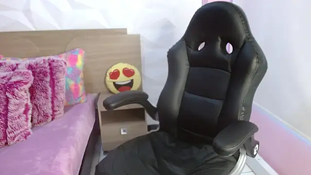 Katty love01 online show from 03/15/25, 01:07