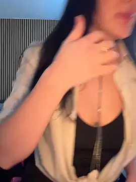 YoungHotMilf97 online show from 02/03/26, 08:41