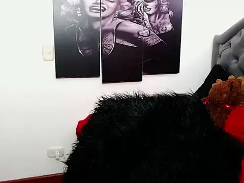 Snapshot of angellyhorny chatting on 05/25/26, 05:30 angellyhorny online show from 05/25/26, 05:30