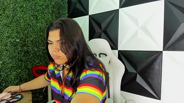 melany rouse18 online show from 11/16/25, 01:22