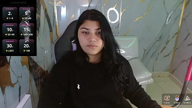 Snapshot of melany_rouse18 chatting on 05/05/26, 12:51 melany rouse18 online show from 05/05/26, 12:51