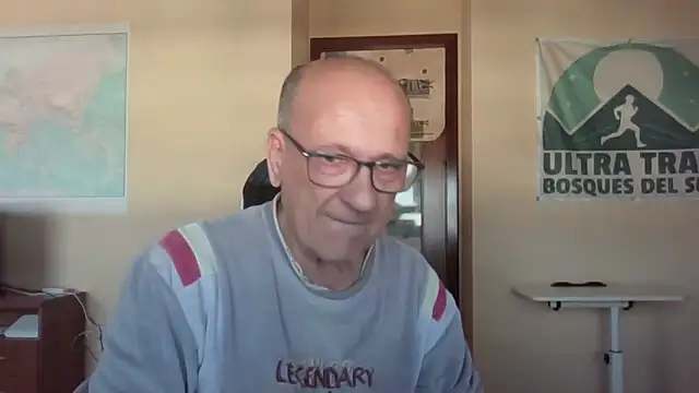 Snapshot of llopaco chatting on 04/19/26, 06:10 llopaco online show from 04/19/26, 06:10