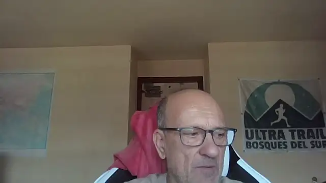 Snapshot of llopaco chatting on 04/30/26, 11:49 llopaco online show from 04/30/26, 11:49