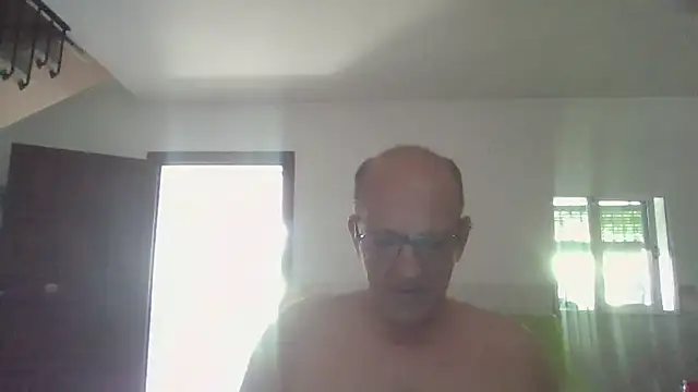 Snapshot of llopaco chatting on 06/25/26, 01:37 llopaco online show from 06/25/26, 01:37