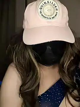 Snapshot of Loly2025 chatting on 03/07/25, 01:20 Loly2025 online show from 03/07/25, 01:20