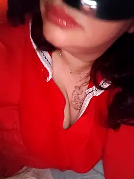 Loly2025 online show from 12/17/25, 04:18